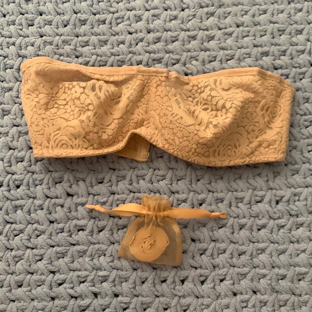 Wacoal nude strapless bra with attachable straps